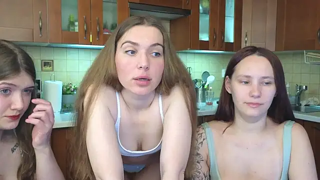 HotCaramellsTV live sex cam