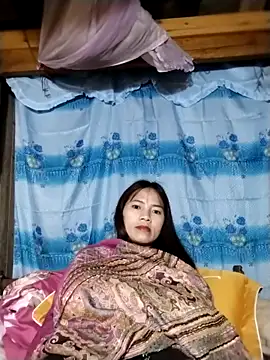 Vào riêng, sẽ khoả thân, thủ dâm, chiều theo ý khách