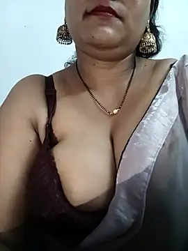 nyra-23 (F milf) - My complit  goal Valentine week 🥰💝💦😋