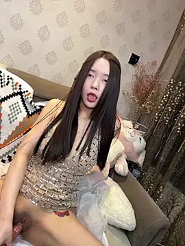 xiaxia55 (F young) - 新人首播，求大哥支持和开发~谢谢大家喜欢和支持~国王远程控制5分钟