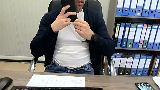 Evasionee live sex cam