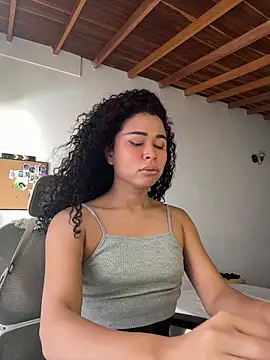 GabriSaenz live sex cam