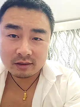 guozuo Live Webcam on Stripchat