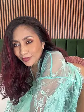 Webcam Model (MonicaMoret)  is live.Free join now!