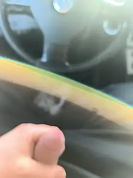 yolinga205 (Ask my age) - Public cum?