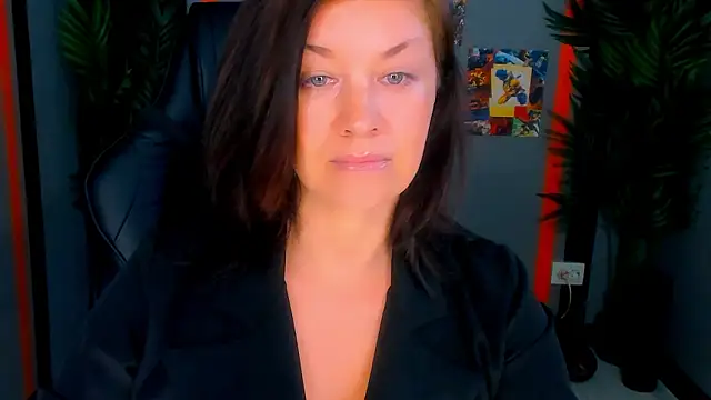 anamills (F milf) - put on a swimsuit