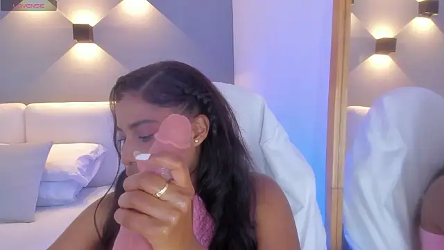 selena_monroy - Selena_monroy's free webcam - UK Sex Cams