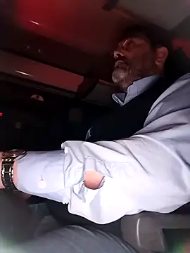 necroforo (M mature) - Doccia e gioco con dildo a casa