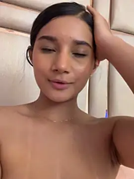 AlessiaVallmont live cam