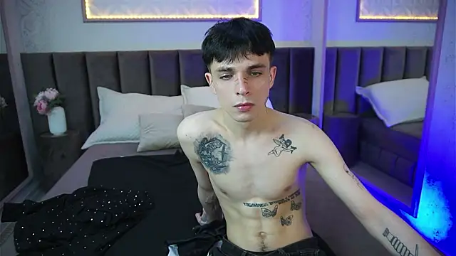 clarkbev (M twink) - Full naked + oil flex💕next -> CumShow💕