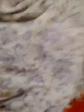 toma7890 (F young) - one fingure in pussy