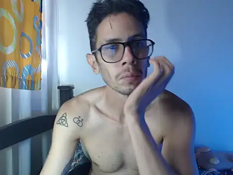 alisterxxx - Alisterxxx's free webcam - UK Sex Cams