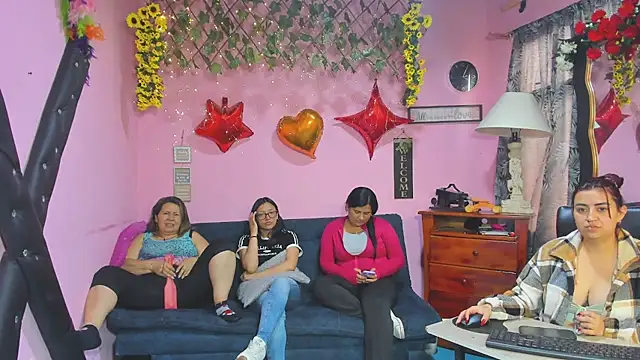 lesbiancuple - Lesbiancuple's free webcam - UK Sex Cams