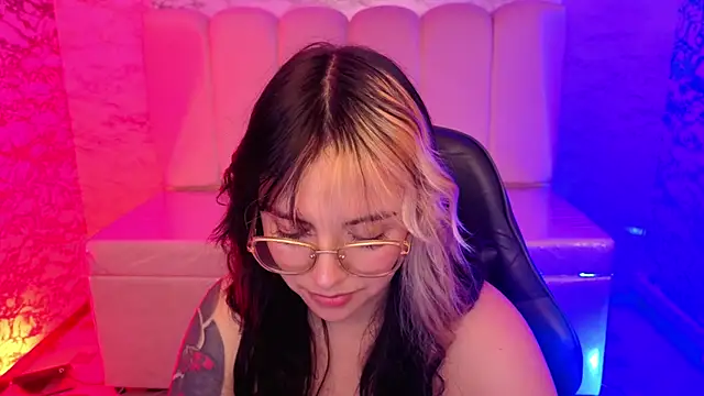 hela_v - Hela_v's free webcam - UK Sex Cams