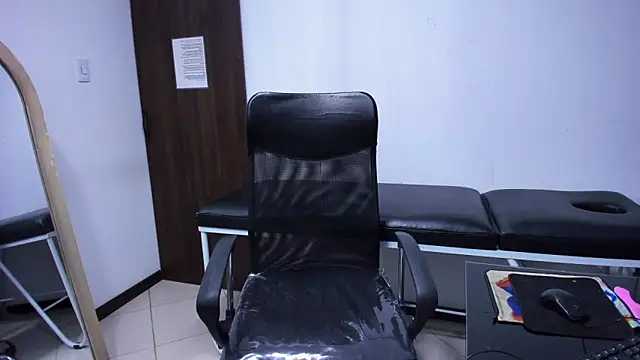 leilasmith_ - LeilaSmith_'s free webcam - UK Sex Cams