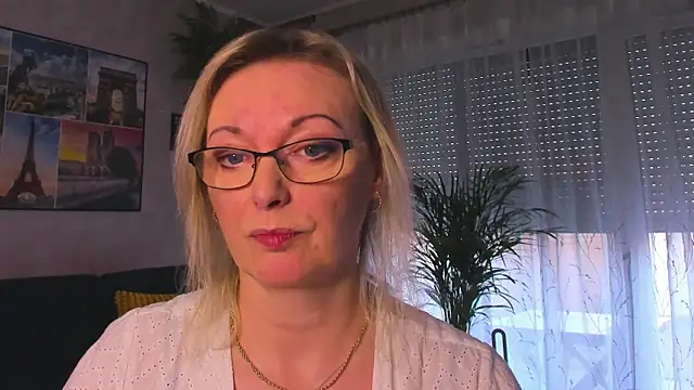 vanessa_chat - Vanessa_chat's free webcam - UK Sex Cams