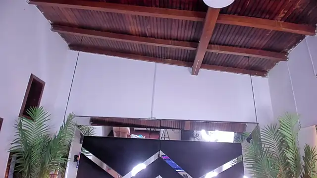 emily-fox live cam profile