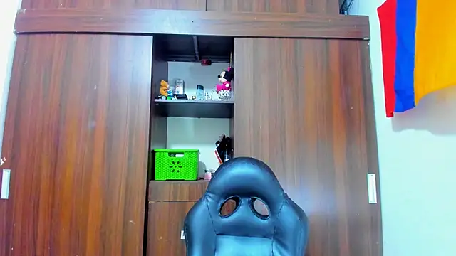 Dreamastercum_ Live Webcam on Stripchat