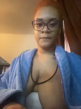 nickytheehawtie - Nickytheehawtie's free webcam - UK Sex Cams