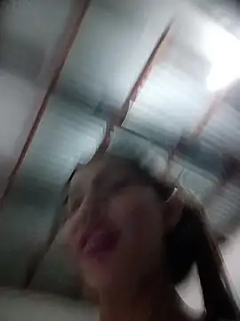 Webcam Model (-Nicol) is live