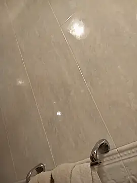 ruiiizz - Ruiiizz's free webcam - UK Sex Cams