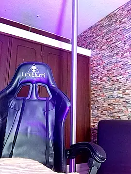 kiitty_____ - Kiitty_____'s free webcam - UK Sex Cams