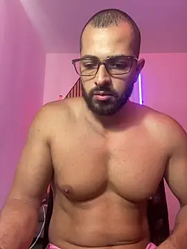 magnumchris - Magnumchris's free webcam - UK Sex Cams