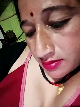 Webcam Model (Haliya88)  is live.Free join now!