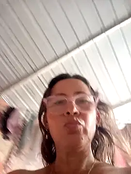 Webcam Model (Salome_69) is live