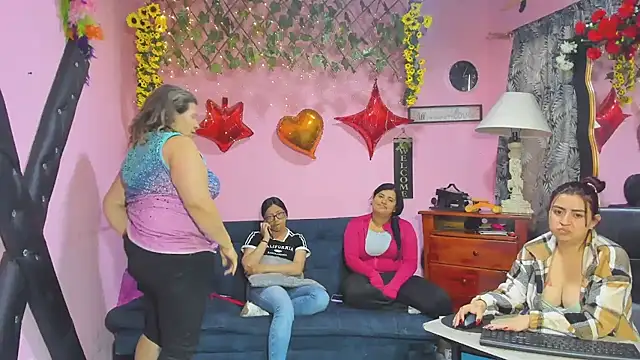 lesbiancuple live sex cam