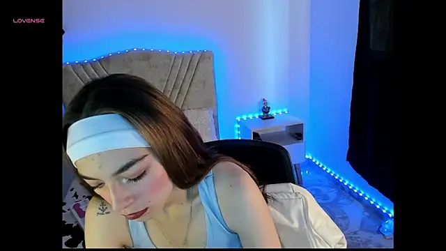 mia_victoria22 (F teen) - Blowjob + sexy smoke nude