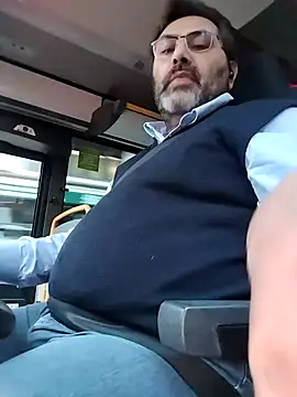 necroforo (M mature) - Doccia e gioco con dildo a casa