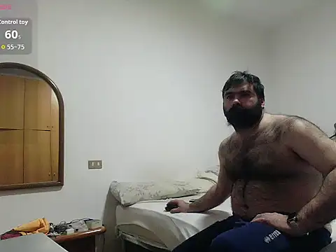 attila985 (Ask my age) - #bears #brunettes #cam2cam #cheapest-privates #daddies #interactive-toys #italian #lovense #masturbation #medium #small-audience #straight #white