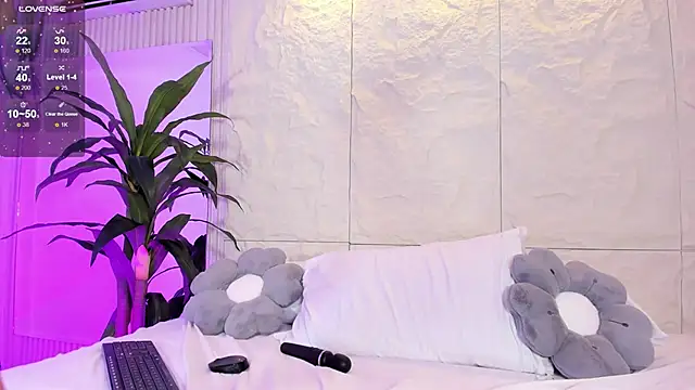 anahinclar (F teen) - Blowjob with lots of saliva