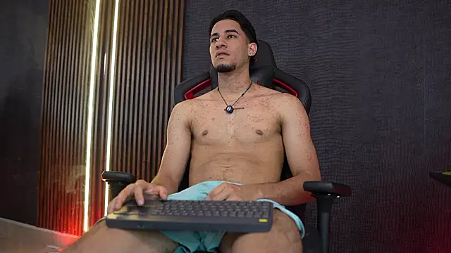 jakemoxley (M twink) - get naked