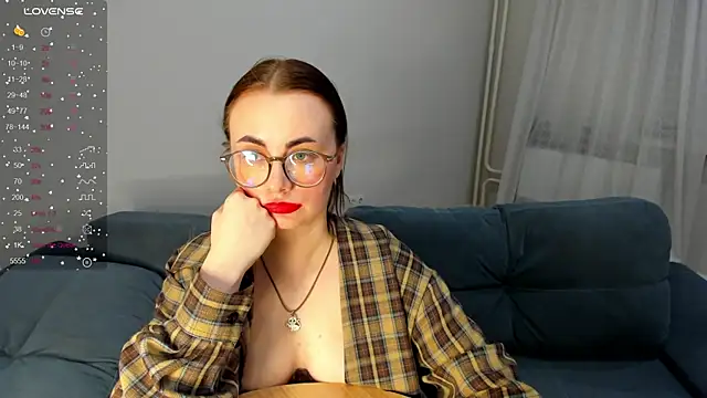 mewstella (F young) - ride dildo