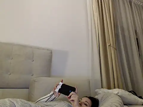 elisebliss69 (F milf) - Let me oil up my boobs!!