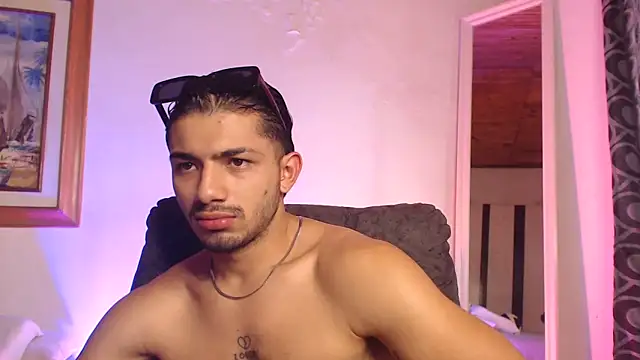 arturocardona_ - ArturoCardona_'s free webcam - UK Sex Cams