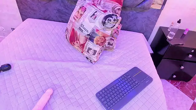 annie_vega17_ - Annie_vega17_'s free webcam - UK Sex Cams