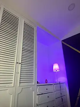 Webcam Model (EmmaaCastro)  is live.Free join now!