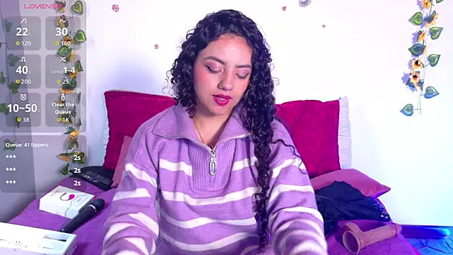 emiily_curly - Emiily_curly's free webcam - UK Sex Cams