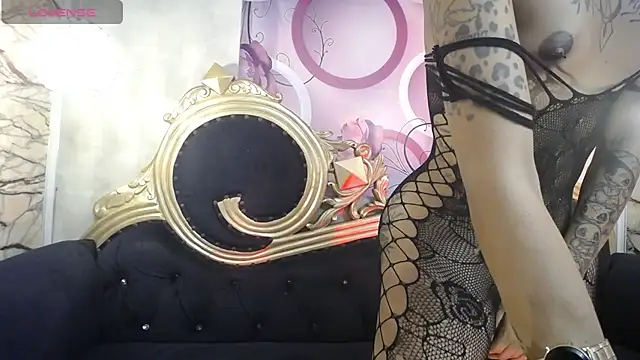 vayolettatto_bigass - Vayolettatto_bigass's free webcam - UK Sex Cams