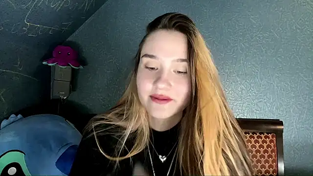 carmelaliebherr (F teen) - send a kiss to you