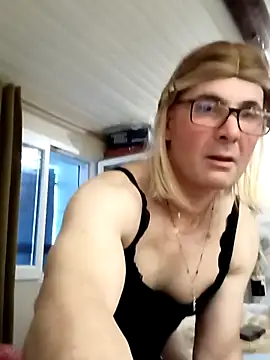 stephie83 (Ask my age) - Je suis la pour faire plaisir aux hommes