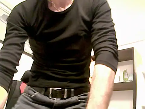 mastercharisma35 (Ask my age) - like tip + 150 tokens 4 minute private