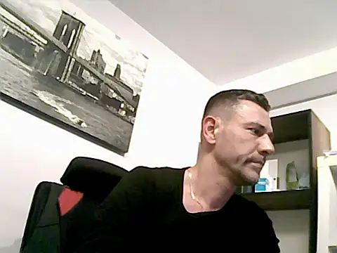 mastercharisma35 (Ask my age) - like tip + 150 tokens 4 minute private