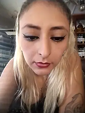 catalella16 (F young) - Open ass in front of the camera