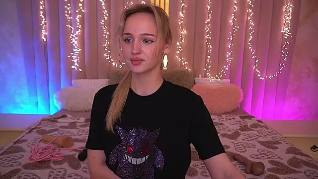 LylaYeess live sex cam