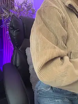 aurora_ec (F teen) - zoom pussy