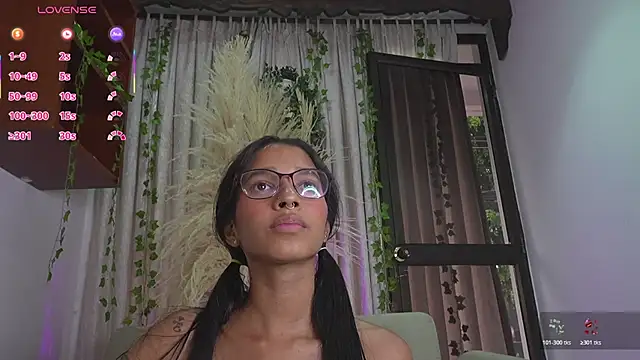 scarletevanss_ - ScarletEvanss_'s free webcam - UK Sex Cams